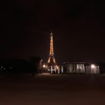 Eiffelova veža v noci